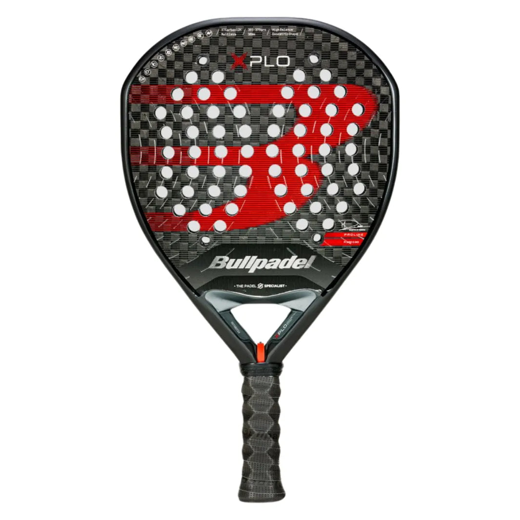 The BULLPADEL RACKET XPLO 2025 MARTÍN DI NENNO, available at Padel Smash Academy, features a sleek black and red design with a geometric pattern, circular holes, the B logo, and the Bullpadel brand. Its textured handle ensures optimal grip.